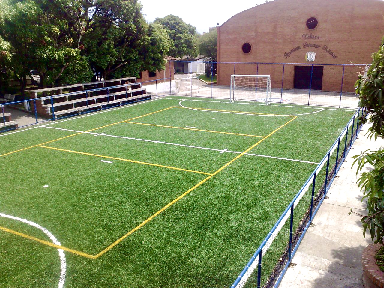 Cancha de fútbol comunitaria